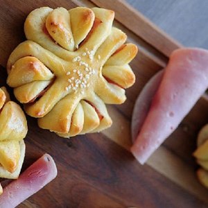 Fiorellini di Brisé al Prosciutto