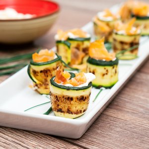 Involtini di Zucchine Grigliate e Salmone