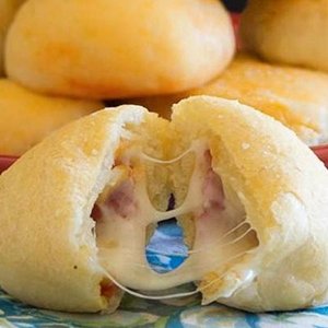 Fagottini di Salame e Brie