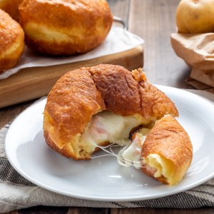 Bomboloni di Patate al Prosciutto e Formaggio