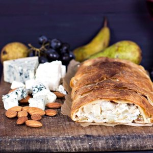Strudel Salato con Gorgonzola e Pere