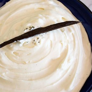 Crema Diplomatica