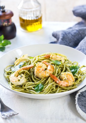 Ricetta Spaghetti al Pesto di Zucchine e Gamberetti