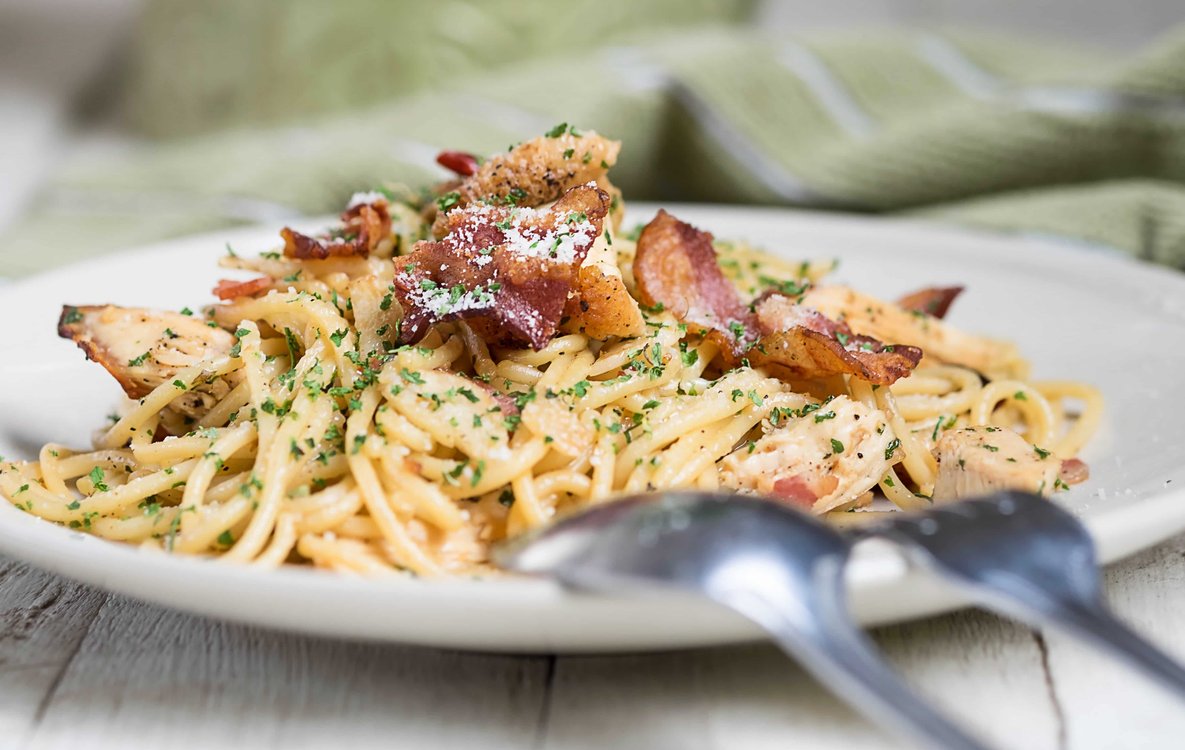 Ricetta Spaghetti con Crema di Noci e Speck - Il Club delle Ricette