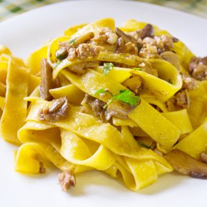 Tagliatelle ai Funghi e Salsiccia