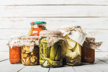 Intossicazione da botulino: cause, sintomi e pericoli mortali