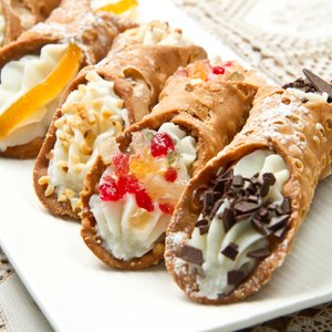 Cannoli Siciliani, la Ricetta Originale della Tradizione