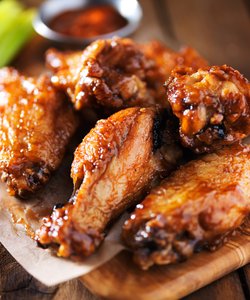 Ricetta Ali di Pollo Piccanti al Forno