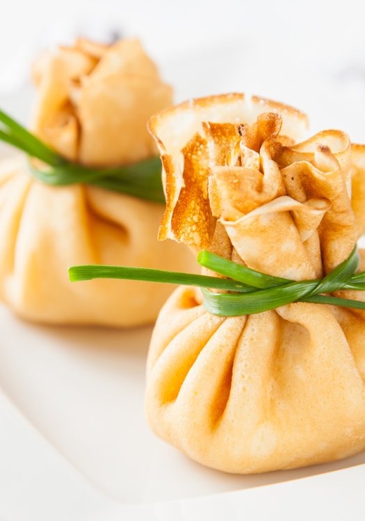 Ricetta Sacchetti di Crespelle ai Porcini e Ricotta con Salsa al Grana