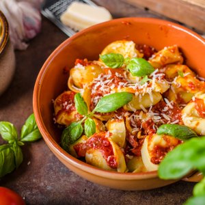 Tortellini al Sugo di Pomodoro