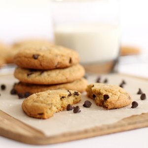 Biscotti con Gocce di Cioccolato