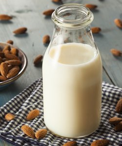 Ricetta Latte di Mandorle Fatto in Casa