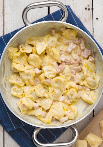 Ricetta Tortellini Panna e Prosciutto