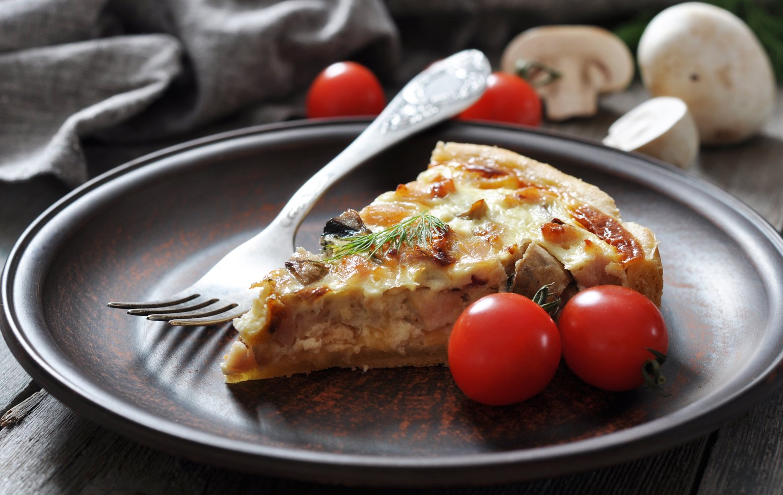 torta salata funghi e prosciutto