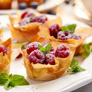 Cestini di Pasta Fillo con Crema al Mascarpone e Lamponi
