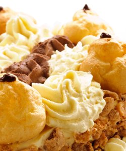 Ricetta Torta Saint Honoré con il Pan di Spagna