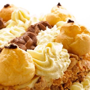 Torta Saint Honoré con il Pan di Spagna