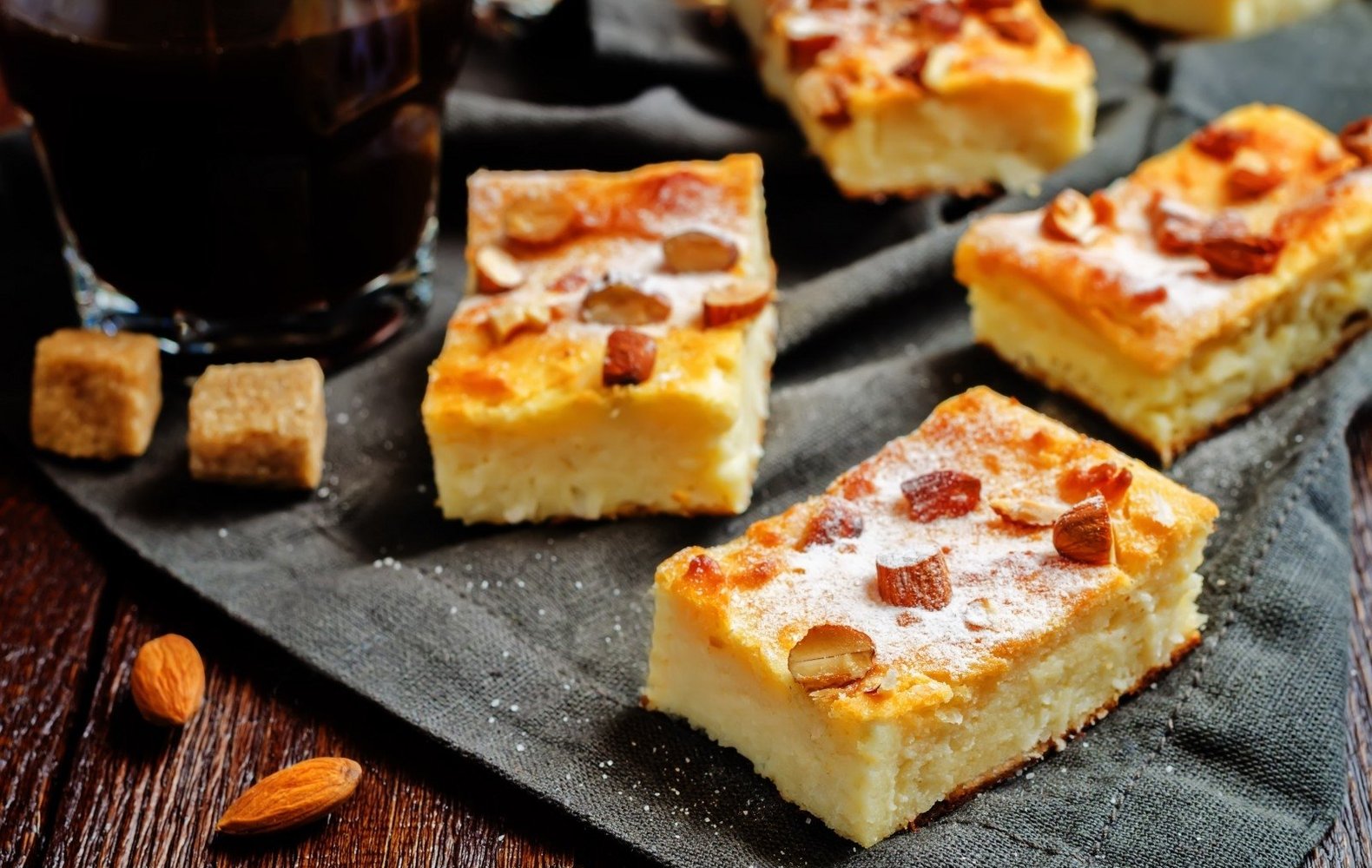 torta ricotta e mandorle siciliana