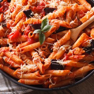 Pasta con Crema di Melanzane e Pomodorini