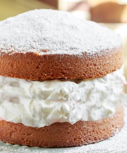 Ricetta Torta Soffice con Crema al Latte