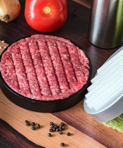10 Oggetti per Preparare un Hamburger Perfetto