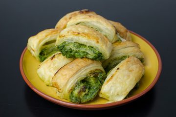 Ricetta Rotolo di Pasta Sfoglia con Broccoli e Salsiccia