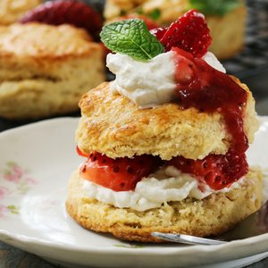 Tortini con Panna e Fragole