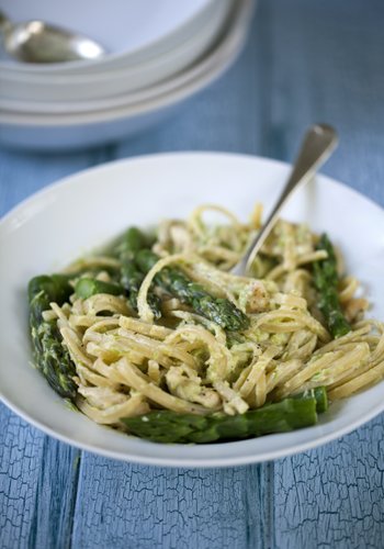 Ricetta Bavette alla Crema di Asparagi e Pistacchi