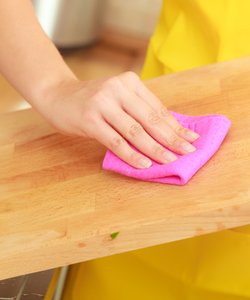 Come Pulire in Modo Efficace Taglieri e Utensili di Legno