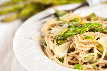 Ricetta Spaghetti con Asparagi, Agretti e Limone