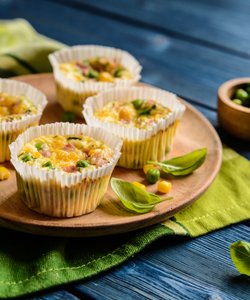 Ricetta Muffin Salati con Prosciutto e Piselli
