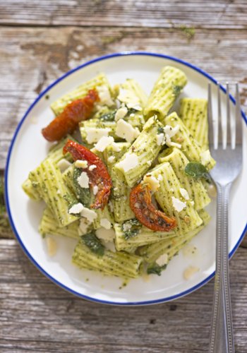 Ricetta Pasta al Pesto e Pomodori Secchi