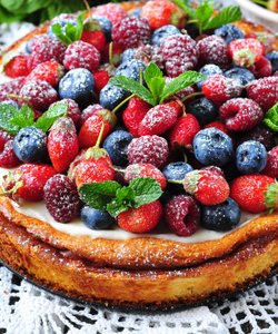 Ricetta Cheesecake con Crema e Frutta Fresca