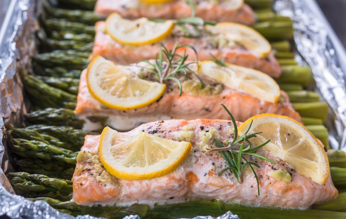 Ricetta Salmone al Forno con Asparagi - Il Club delle Ricette