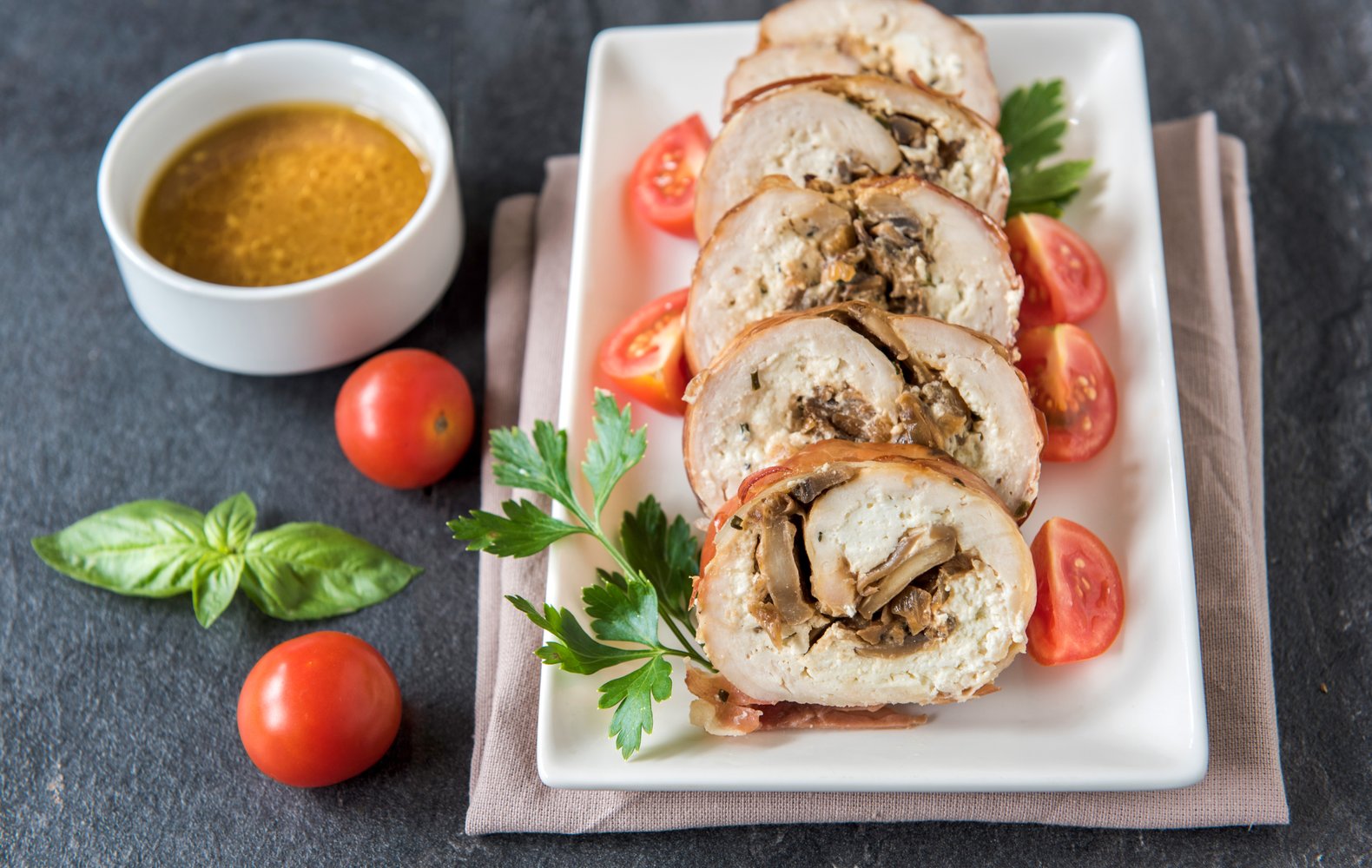 Arrotolato di Pollo ai Funghi