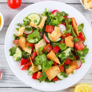 Insalata con Pomodori, Cetrioli e Ravanelli