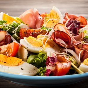 Insalatona con Speck, Uova e Pomodori