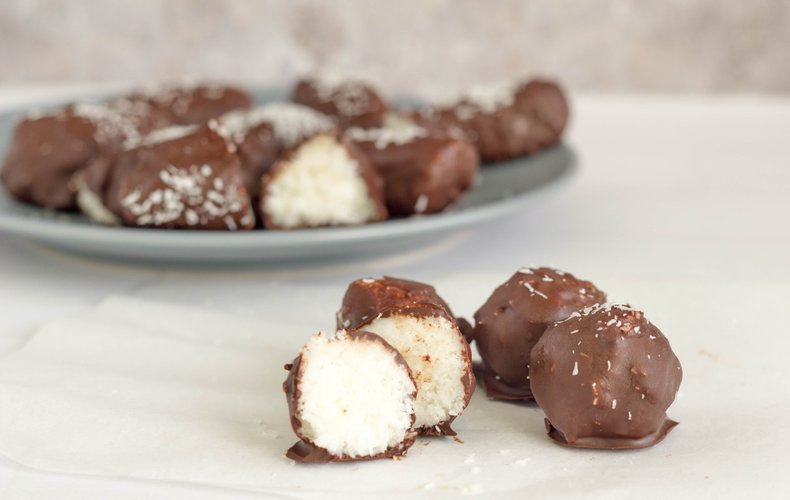 Ricetta Palline Al Cocco E Cioccolato Il Club Delle Ricette