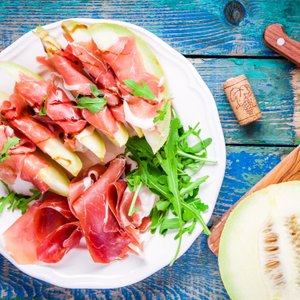 Prosciutto e Melone con Rucola e Aceto Balsamico
