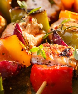 Ricetta Spiedini di Salmone e Verdure