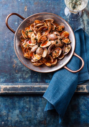 Ricetta Sauté di Vongole con Salsa di Pomodoro