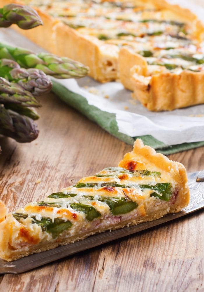 Ricetta Torta Salata con Asparagi e Prosciutto