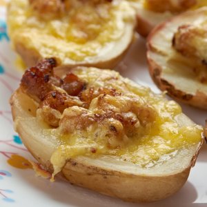 Barchette di Patate con Salsiccia, Stracchino e Scamorza