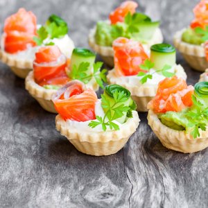 Tartellette Salate con Salmone e Zucchine