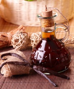 Come Preparare l’Estratto di Vaniglia Fatto in Casa