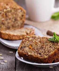 Ricetta Plumcake con Noci, Mandorle e Carote