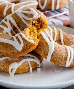 Ricetta Ciambelle Soffici alla Zucca e Cannella