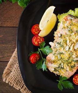 Ricetta Salmone al Forno con Mandorle e Purè di Piselli