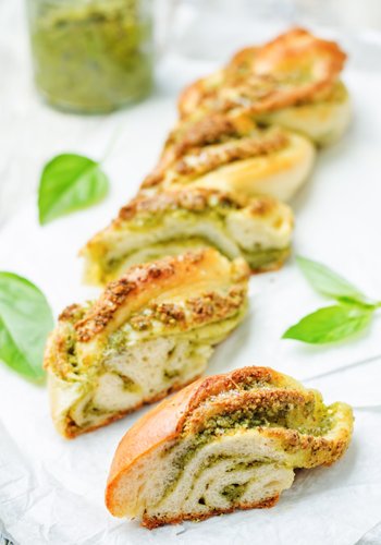Ricetta Brioche Salata al Gorgonzola e Basilico