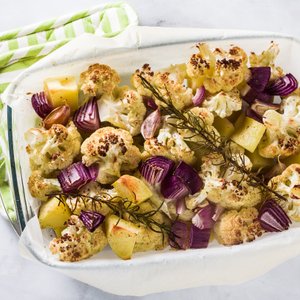 Cavolfiori, Patate e Cipolle Rosse di Tropea al Forno